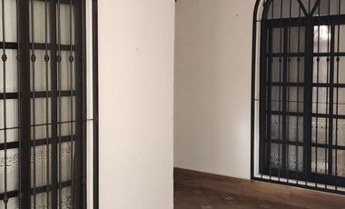 Casa Con Departamento A Pie De Calle En Venta En Chipilo De Francisco Javier Mina