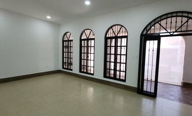 Casa Con Departamento A Pie De Calle En Venta En Chipilo De Francisco Javier Mina