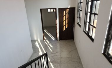 Casa Con Departamento A Pie De Calle En Venta En Chipilo De Francisco Javier Mina