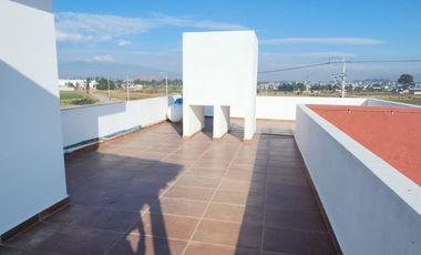 Casa Con Departamento A Pie De Calle En Venta En Chipilo De Francisco Javier Mina