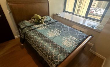 1BR w/ parking Escala Salcedo, Makati. Beside Salcedo Park