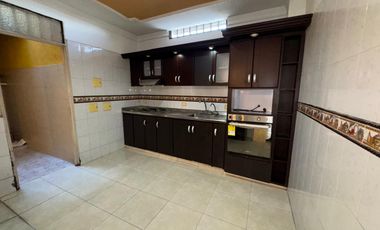 ARRIENDO APARTAMENTO DUPLEX, EN EL CENTRO DE LA CIUDAD