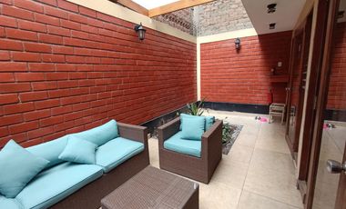 Se Vende Hermosa Y Acogedora Casa De 3 Pisos + Azotea