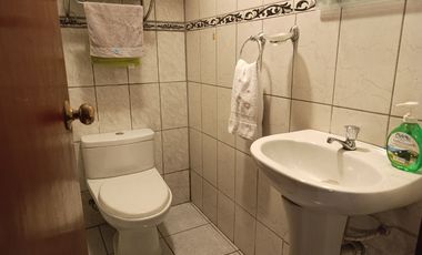 Se Vende Hermosa Y Acogedora Casa De 3 Pisos + Azotea