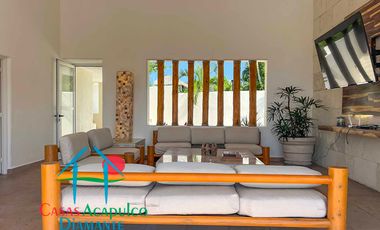 ¡Privacidad, lujo y vista al mar! Casa con alberca privada y terraza espectacular