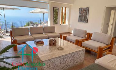 ¡Privacidad, lujo y vista al mar! Casa con alberca privada y terraza espectacular