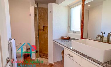 ¡Privacidad, lujo y vista al mar! Casa con alberca privada y terraza espectacular