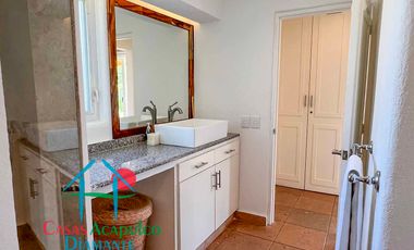 ¡Privacidad, lujo y vista al mar! Casa con alberca privada y terraza espectacular