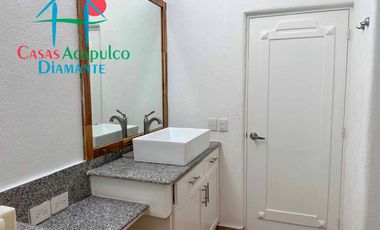 ¡Privacidad, lujo y vista al mar! Casa con alberca privada y terraza espectacular