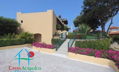 ¡Privacidad, lujo y vista al mar! Casa con alberca privada y terraza espectacular