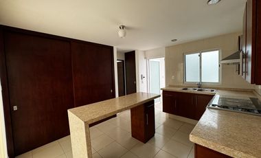 Casa en Venta en Horizontes 2 con Amplio patio.