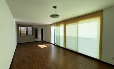 Casa en Venta en Horizontes 2 con Amplio patio.