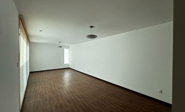 Casa en Venta en Horizontes 2 con Amplio patio.