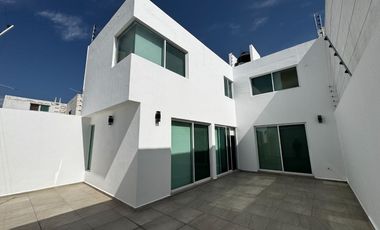 Casa en Venta en Horizontes 2 con Amplio patio.