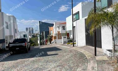TERRENO EN VENTA EN FRACCIONAMIENTO SAUCEDAL;  ATRÁS DE PASEO DESTINO PUEBLA