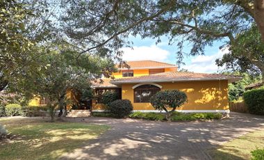 Casa 506 m2. + Terreno 1.926 m2. Sector Buena Esperanza, Tumbaco
