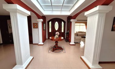 Casa 506 m2. + Terreno 1.926 m2. Sector Buena Esperanza, Tumbaco
