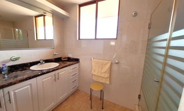 Casa 506 m2. + Terreno 1.926 m2. Sector Buena Esperanza, Tumbaco