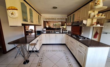 Casa 506 m2. + Terreno 1.926 m2. Sector Buena Esperanza, Tumbaco