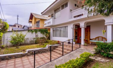 En Venta Casa Rentera en Azogues en la Avenida 16 de Abril