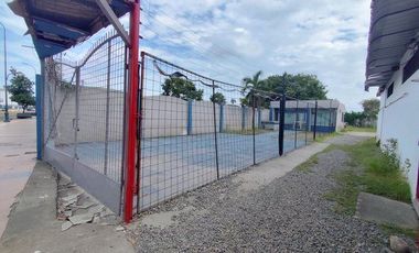 SE ALQUILA LOCAL COMERCIAL CON PARQUEO EN MACHALA