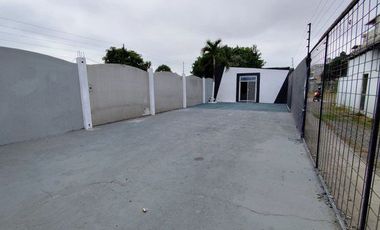 SE ALQUILA LOCAL COMERCIAL CON PARQUEO EN MACHALA