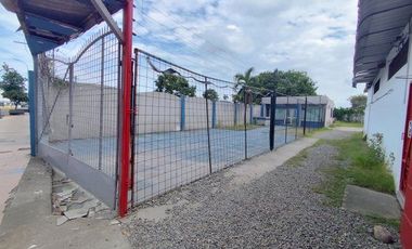 SE ALQUILA LOCAL COMERCIAL CON PARQUEO EN MACHALA