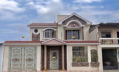 SE VENDE CASA SECTOR CDLA. SANTA ELENA EN MACHALA