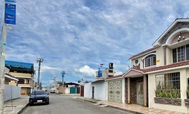 SE VENDE CASA SECTOR CDLA. SANTA ELENA EN MACHALA