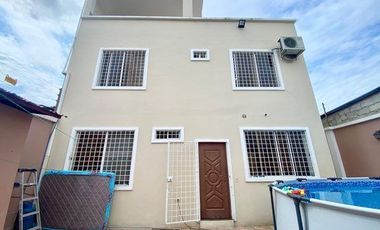 SE VENDE CASA SECTOR CDLA. SANTA ELENA EN MACHALA