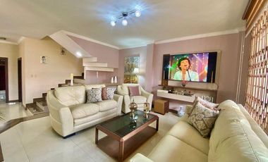 SE VENDE CASA SECTOR CDLA. SANTA ELENA EN MACHALA