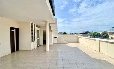 SE VENDE CASA SECTOR CDLA. SANTA ELENA EN MACHALA