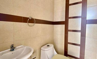 SE VENDE CASA SECTOR CDLA. SANTA ELENA EN MACHALA