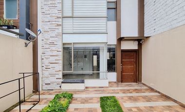 Se vende casa tres habitaciones al sur de la ciudad