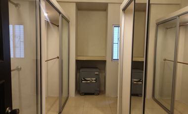 Departamento de alquiler en Los Ceibos, 4 dormitorios, piscina, 2 parqueos.