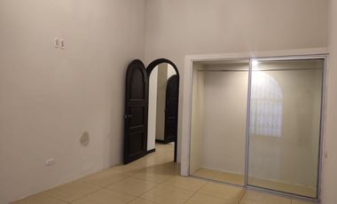 Departamento de alquiler en Los Ceibos, 4 dormitorios, piscina, 2 parqueos.