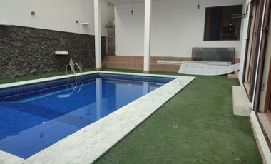 Departamento de alquiler en Los Ceibos, 4 dormitorios, piscina, 2 parqueos.