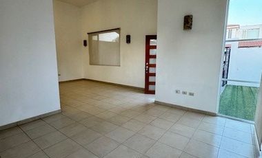 CASA EN RENTA AL NORPONIENTE TRES ARROYOS AGS