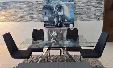 CASA EN VENTA AL NORTE DE SALTILLO EN FRACCIONAMIENTO JARDINES DE VERSALLES MODERNA CON ALBERCA