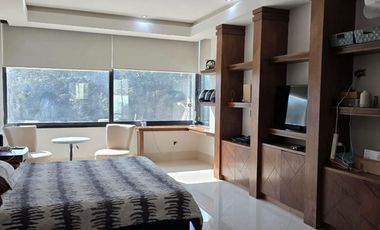 CASA EN VENTA AL NORTE DE SALTILLO EN FRACCIONAMIENTO JARDINES DE VERSALLES MODERNA CON ALBERCA
