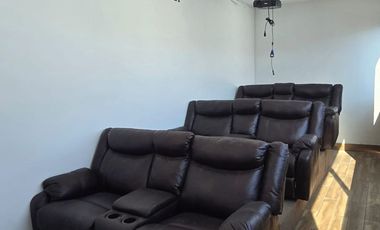 CASA EN VENTA AL NORTE DE SALTILLO EN FRACCIONAMIENTO JARDINES DE VERSALLES MODERNA CON ALBERCA