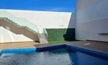 CASA EN VENTA AL NORTE DE SALTILLO EN FRACCIONAMIENTO JARDINES DE VERSALLES MODERNA CON ALBERCA