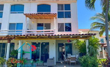 Casa con Acceso a Club de Playa, Terrazas y 3 Recámaras
