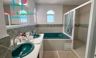 Casa con Acceso a Club de Playa, Terrazas y 3 Recámaras