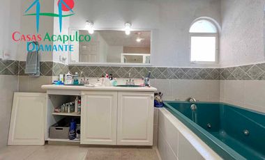 Casa con Acceso a Club de Playa, Terrazas y 3 Recámaras