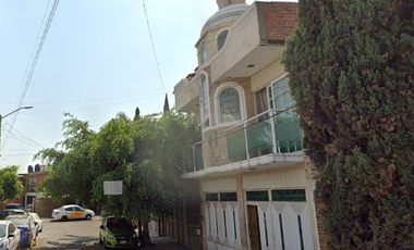 GRAN CASA EN FRACCIONAMIENTO LOMA DORADA JALISCO!!