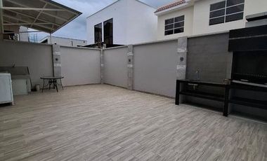 CASA COMPLETAMENTE AMOBLADA EN ALQUILER