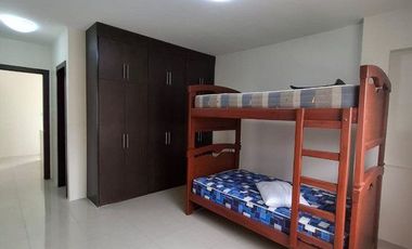 CASA COMPLETAMENTE AMOBLADA EN ALQUILER