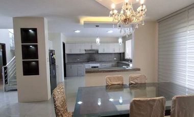 CASA COMPLETAMENTE AMOBLADA EN ALQUILER