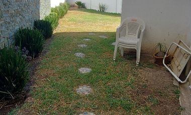 Casa en renta con terreno adicional Lomas del Refugio, Priv Montes Málaga,con control de acceso y guardias de seguridad León, Gto